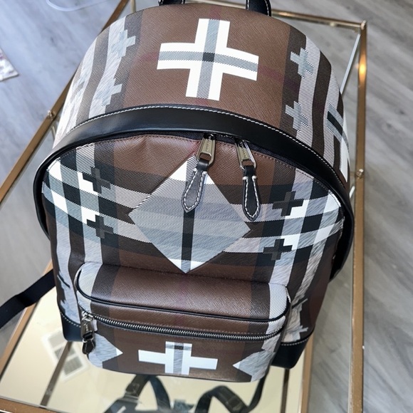 Authentic Burberry backpack - Picture 11 of 16
